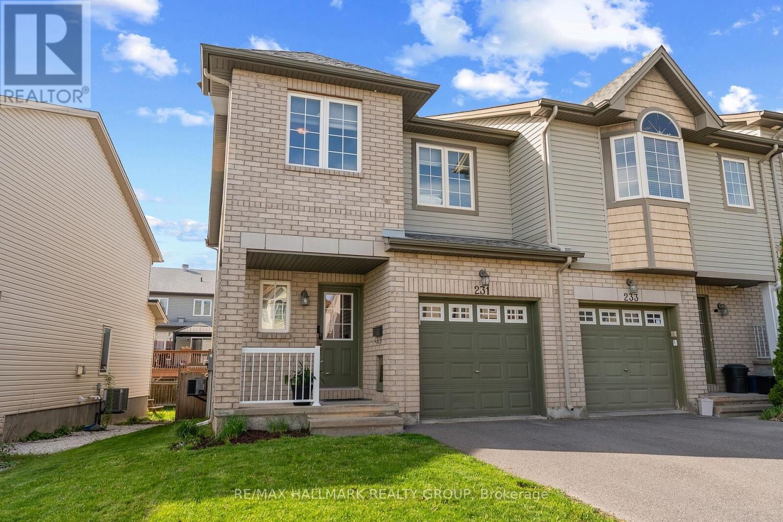 Property Photo:  231 Rolling Meadow Crescent  ON K1W 0A8 