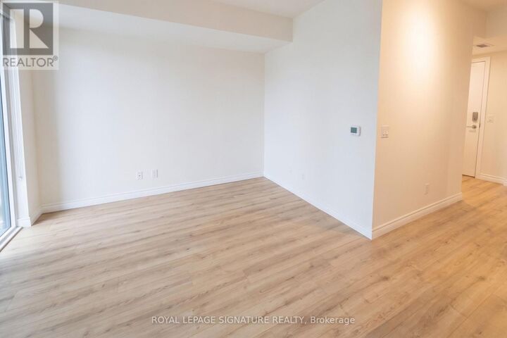 Property Photo: 19 Western Battery Road 2819 ON M6K 0E3
