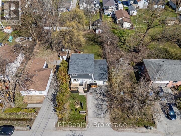 Photo de la propriété:  154 Beach Road  ON L4P 2L7 