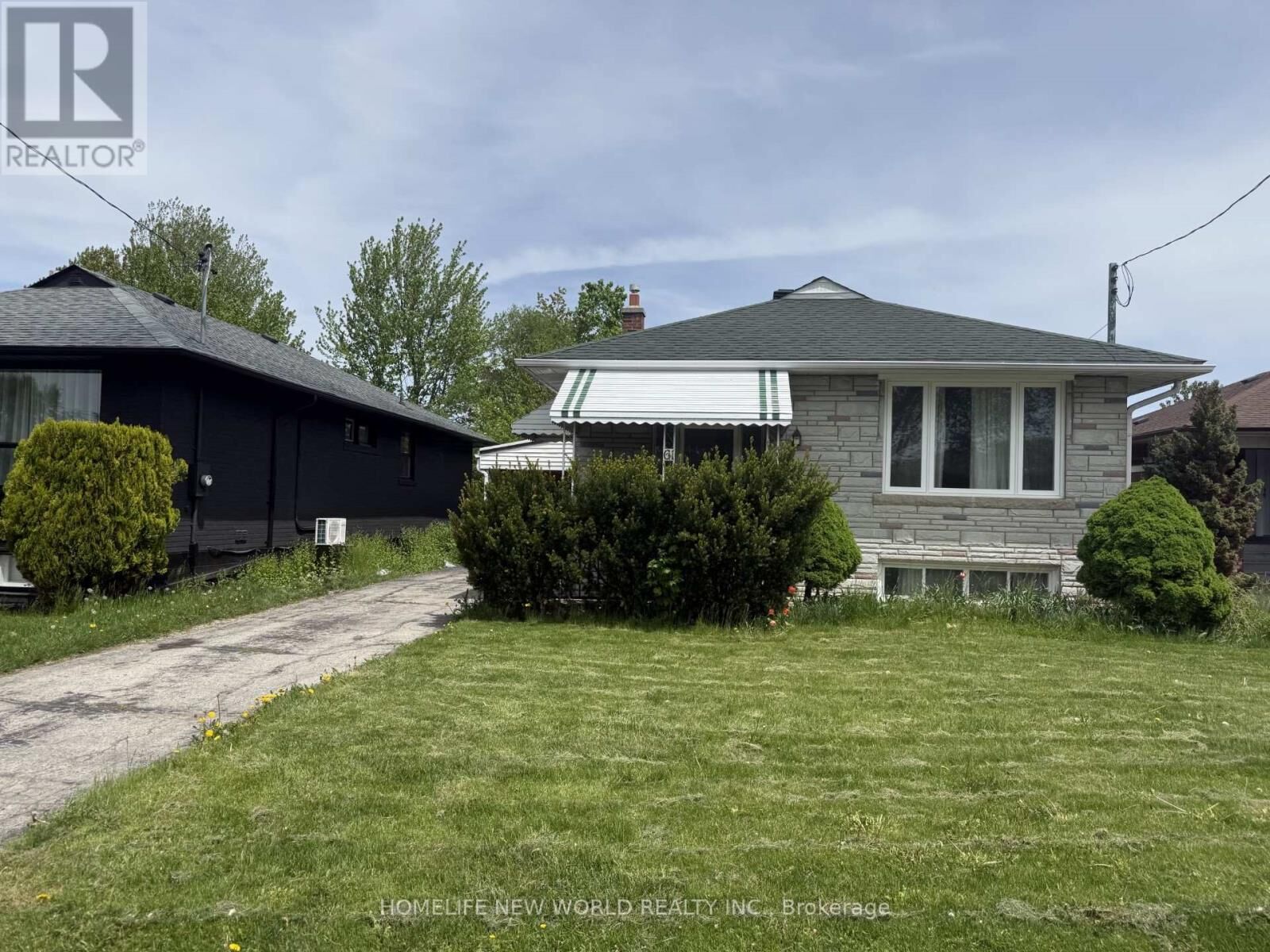 Property Photo:  61 Crosland Drive  ON M1R 4M9 