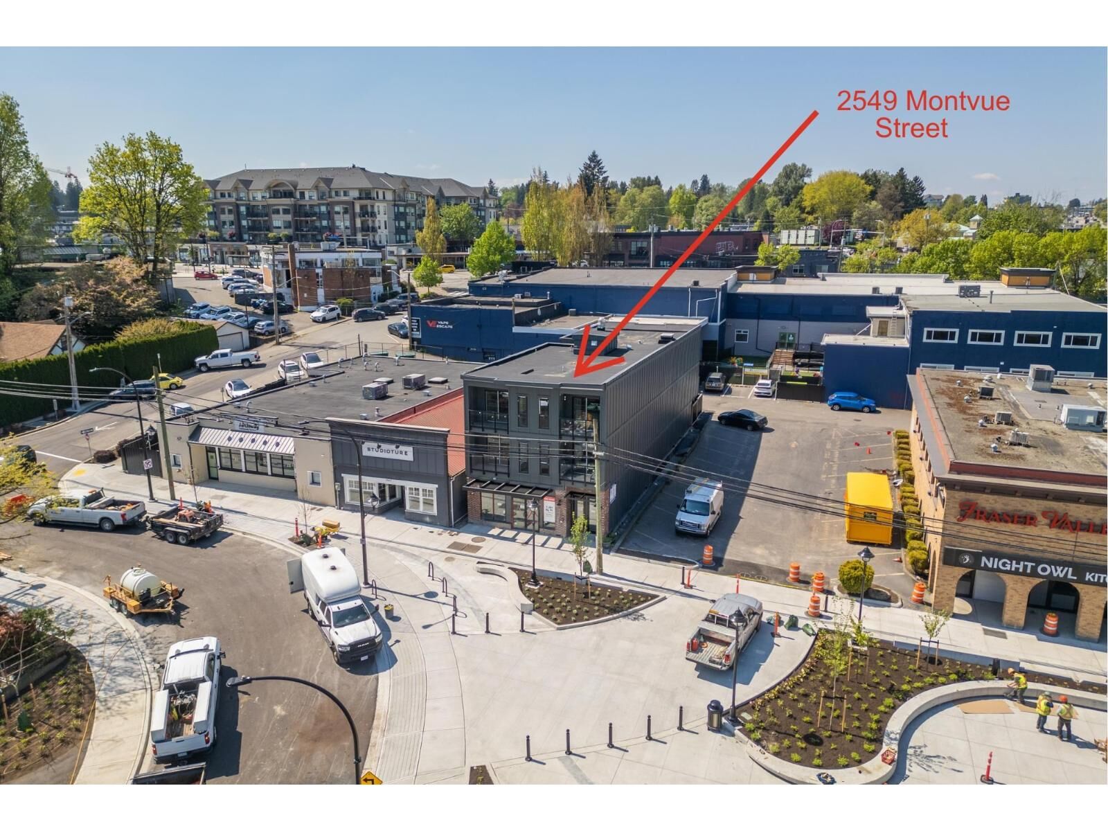 Property Photo: 2549 Montvue Avenue BC V2S 3V2