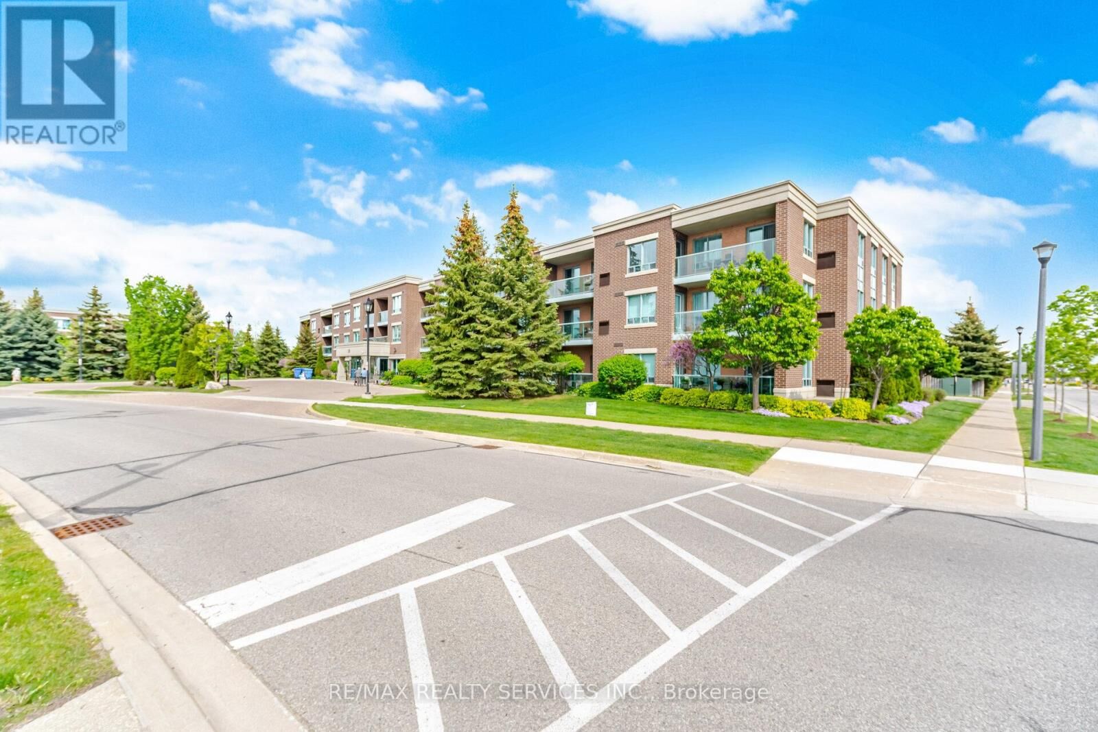 Property Photo: 25 Via Rosedale 116 ON L6R 3J8