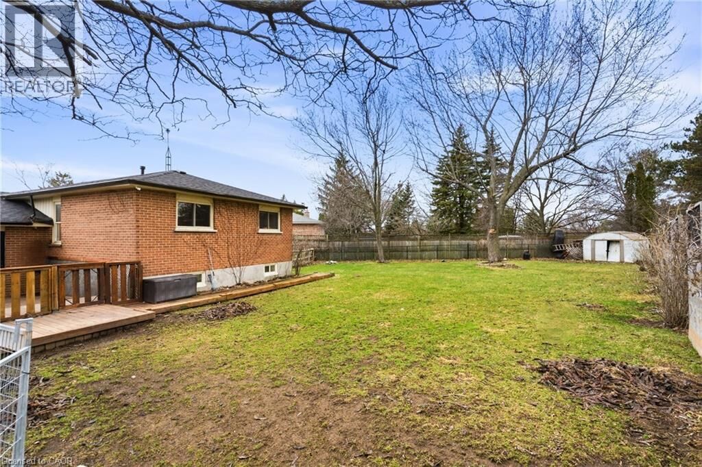 Property Photo:  21 Milverton Close  ON L8B 0B1 