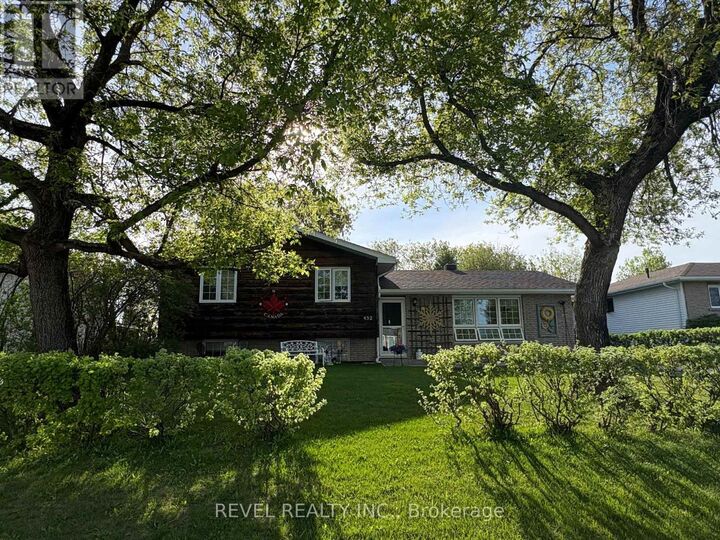 Property Photo: 452 Eleventh Avenue ON P0L 1C0