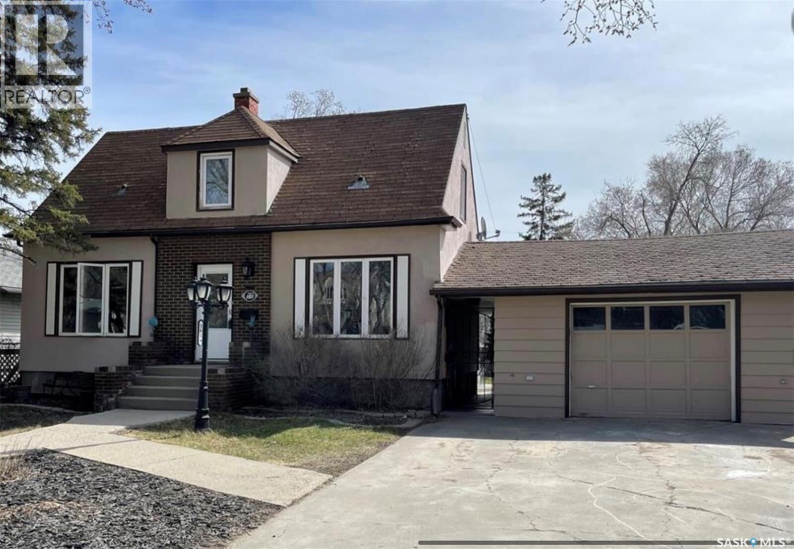 Property Photo:  161 Halifax Street N  SK S4R 2W5 