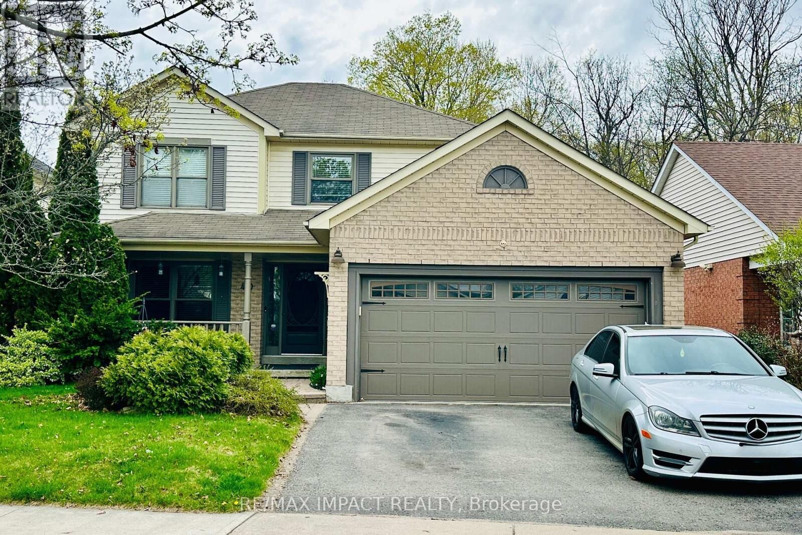 Property Photo:  470 Safari Drive  ON L1K 1B6 