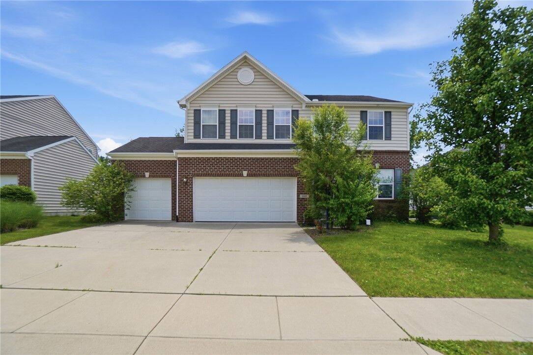 Property Photo:  102 Waterford Boulevard  OH 45324 
