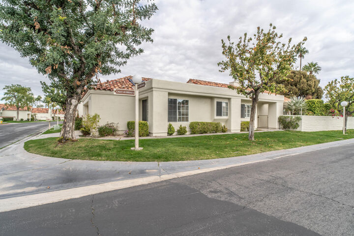 Property Photo:  43954 Vía Granada  CA 92211 