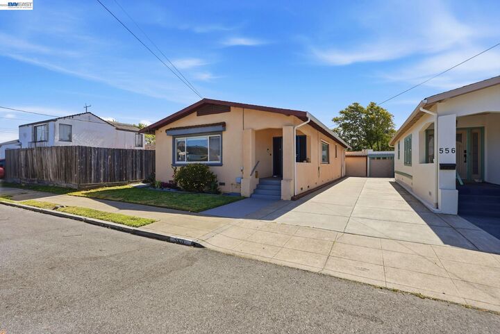 Property Photo: 560 41st St CA 94805