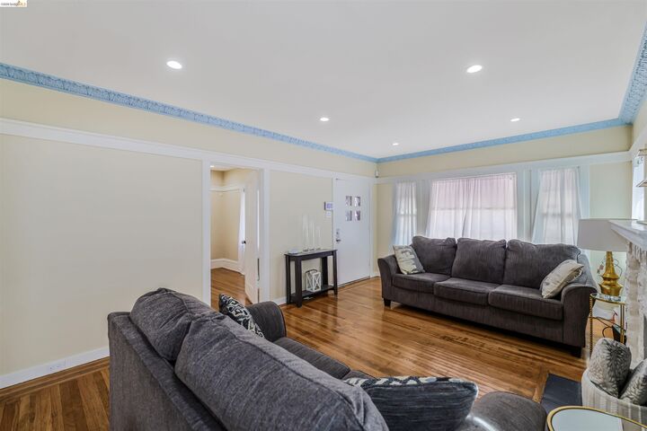 Property Photo:  6007 San Pablo Ave  CA 94608 