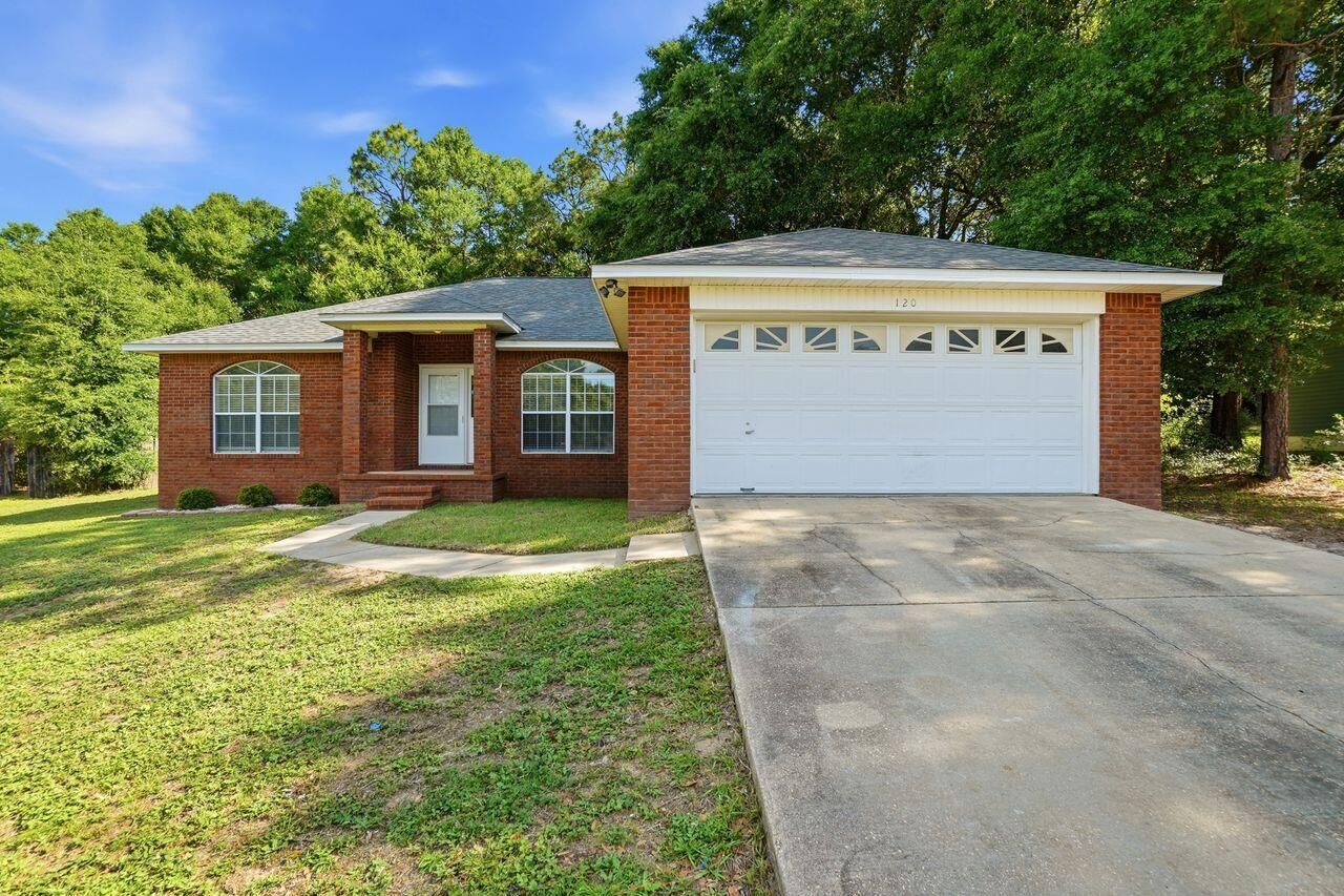 Property Photo: 120 Jacob Drive FL 32536