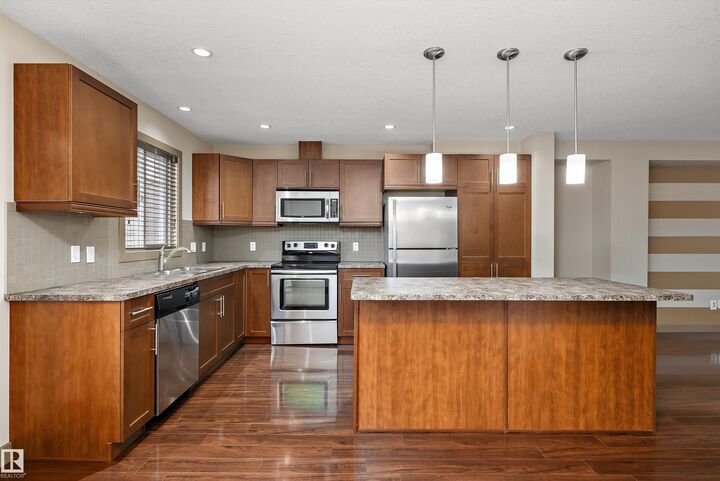 401 Palisades Way 403 — photo 1