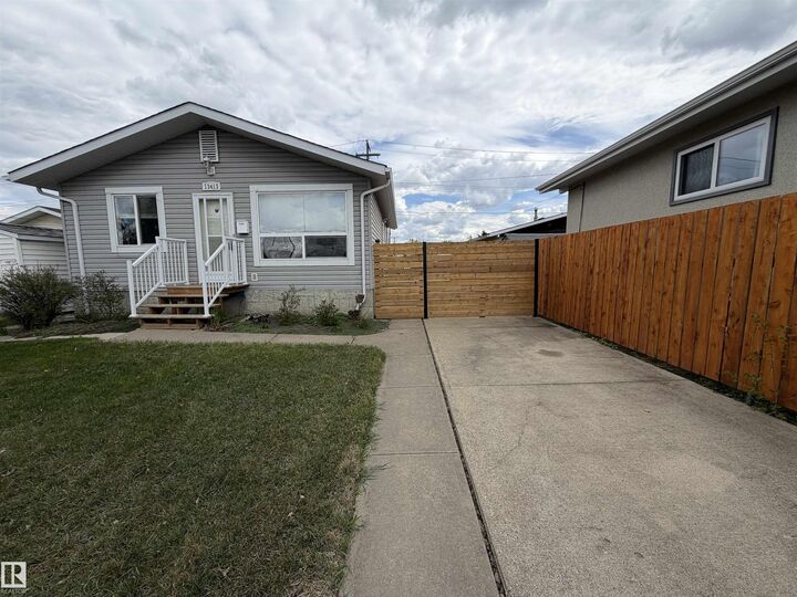 Property Photo:  13413 59 Street NW  AB T5A 0S1 