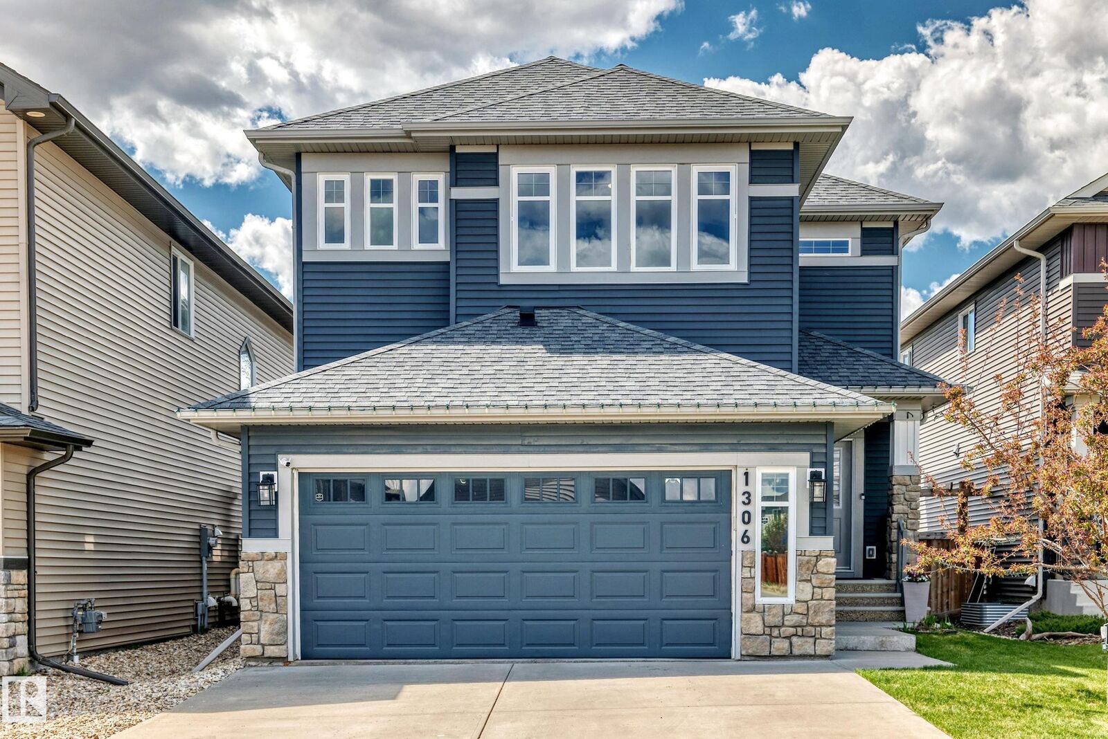 Property Photo:  1306 164A Street SW  AB T6W 3K6 