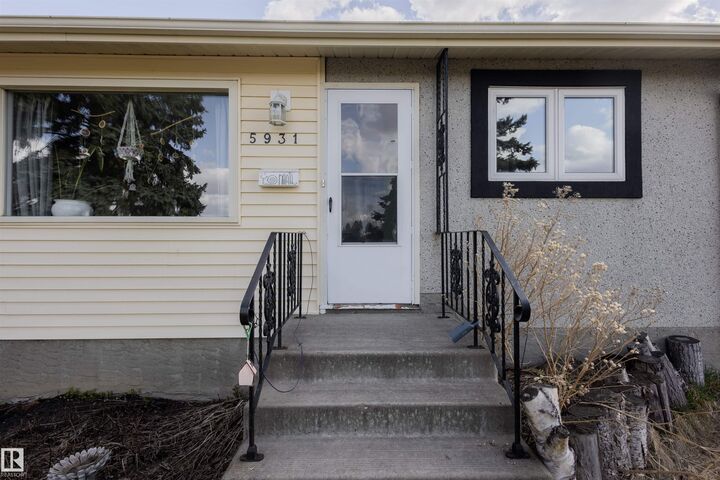 Property Photo: 5931 138 Avenue NW AB T5A 1E4