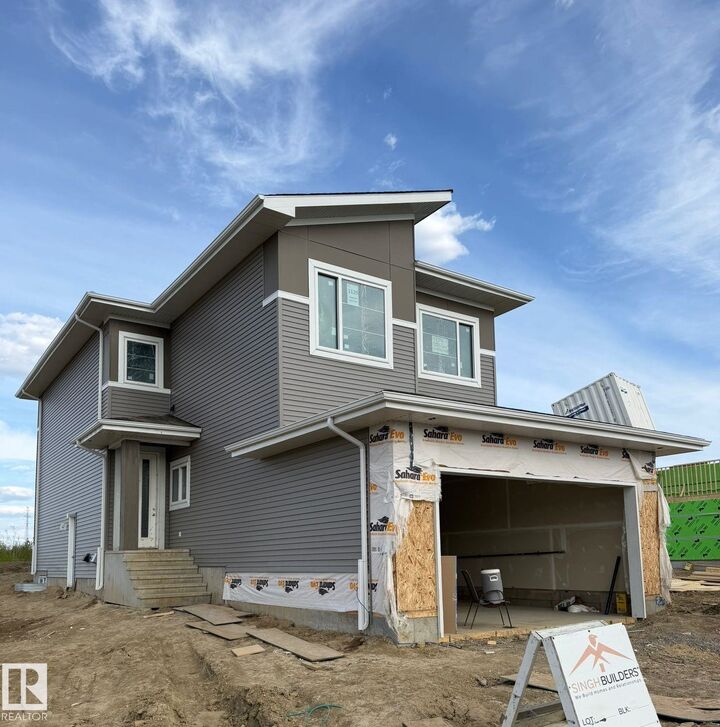 Property Photo:  1129 Starling Drive NW  AB T5S 0V4 