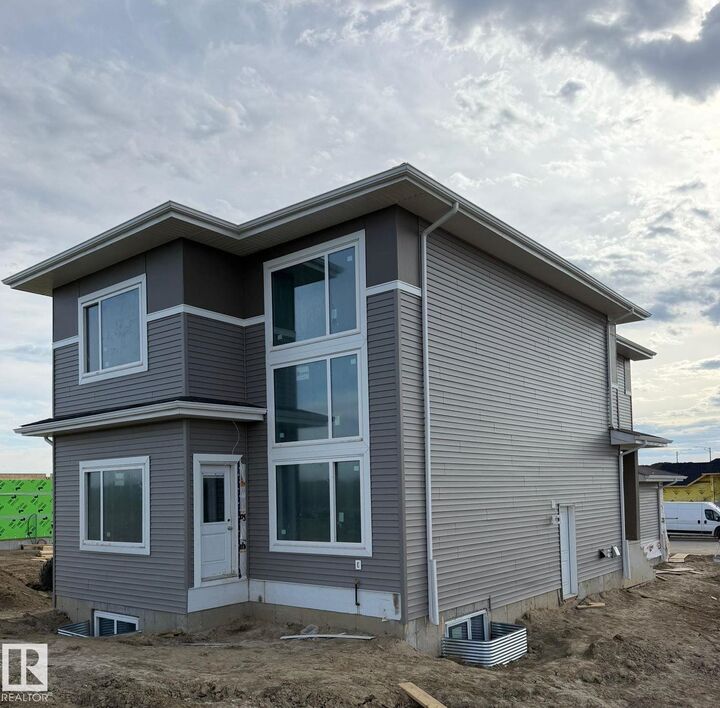 Photo de la propriété:  1129 Starling Drive NW  AB T5S 0V4 