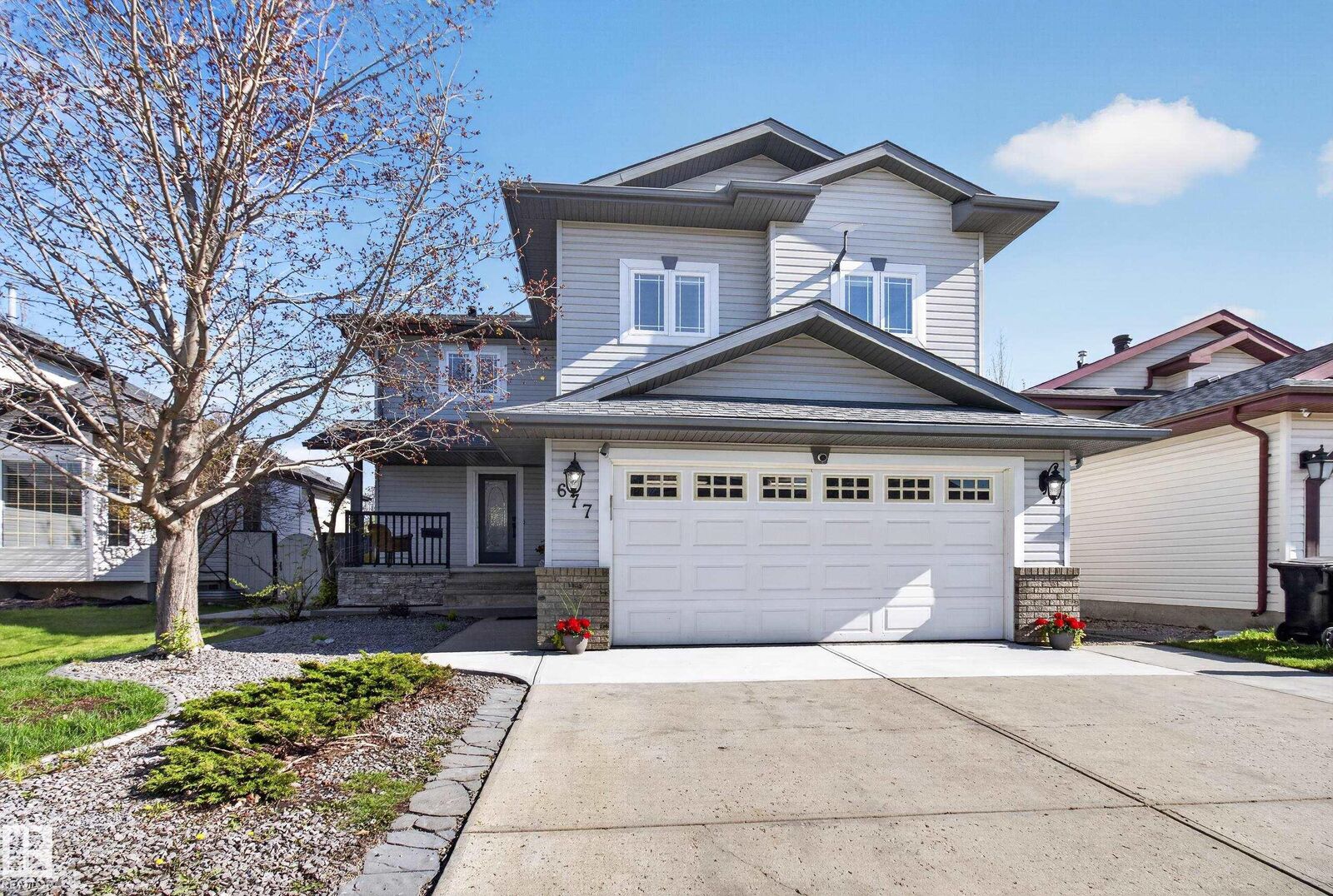 Property Photo:  677 Meadowview Crescent  AB T8H 1X9 