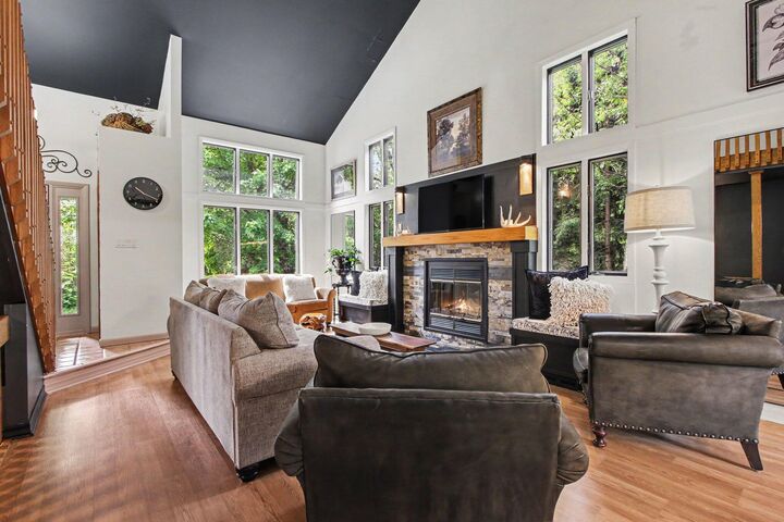 Property Photo:  2752 Sunswept Court  IN 46383 