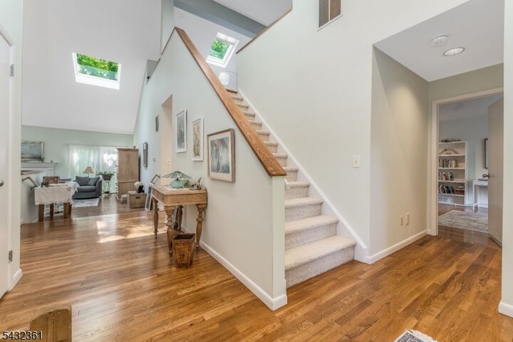 Property Photo:  49 Hunters Cir  NJ 08833 