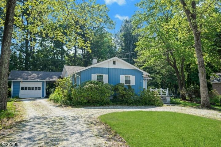 Property Photo: 23 Cottonwood Ct NJ 07460