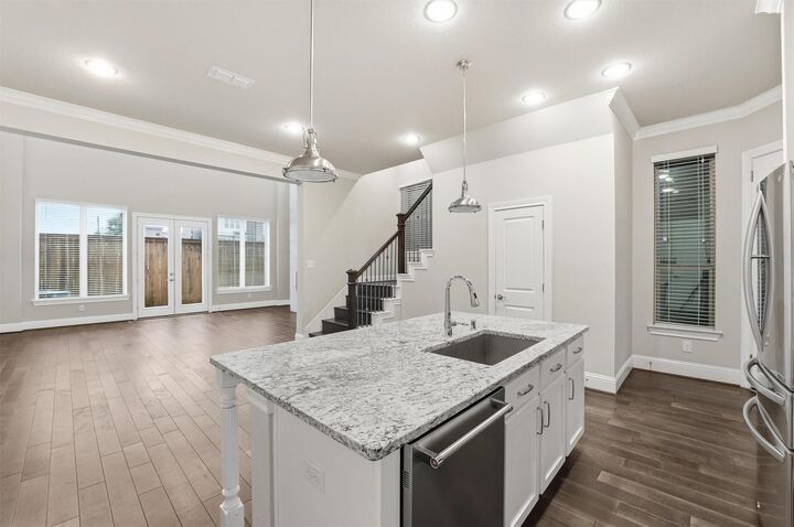 Property Photo:  1121 Shepherd Oaks Drive  TX 77018 