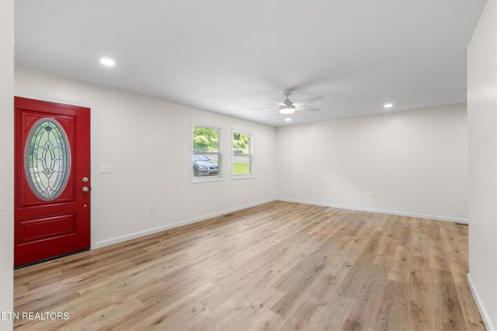 Property Photo:  410 W Hemlock St  TN 37766 