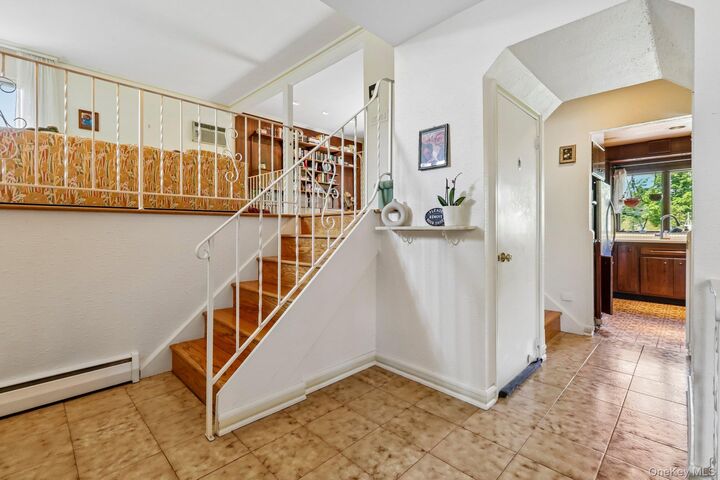 Property Photo:  181 Finmor Drive  NY 10607 