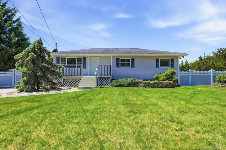 Property Photo: 1072 Connetquot Avenue NY 11722