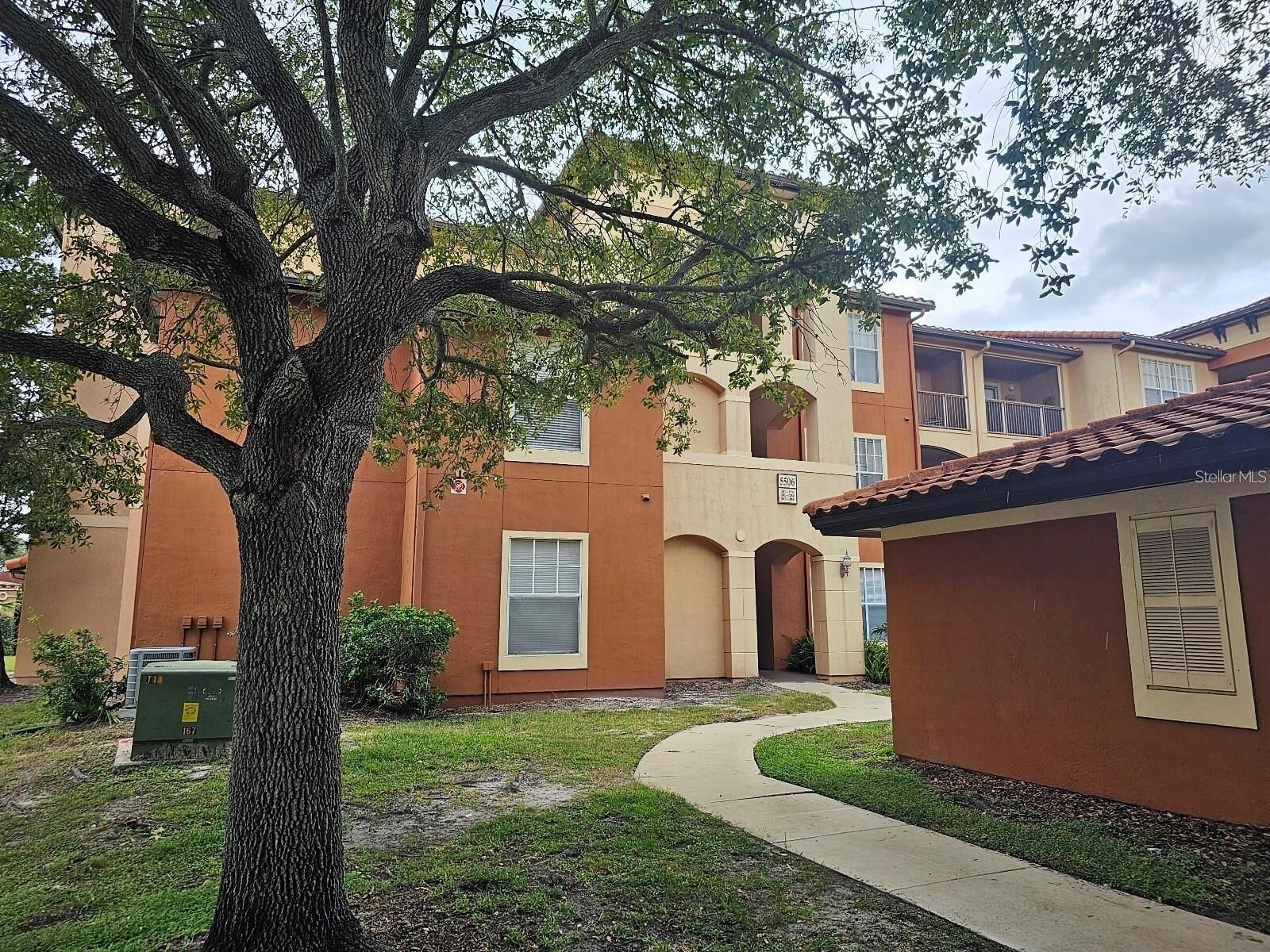 Property Photo:  5506 Metrowest Boulevard 13-103  FL 32811 