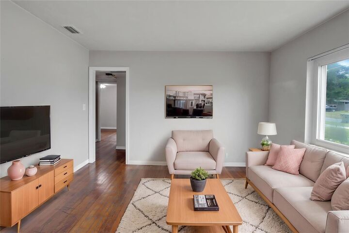 Property Photo:  1308 Mariva Avenue  FL 34748 