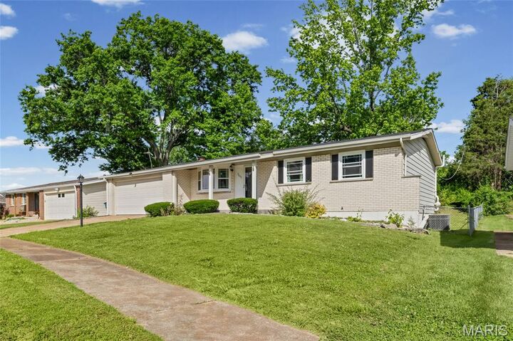 Property Photo: 2607 Camino Drive MO 63125