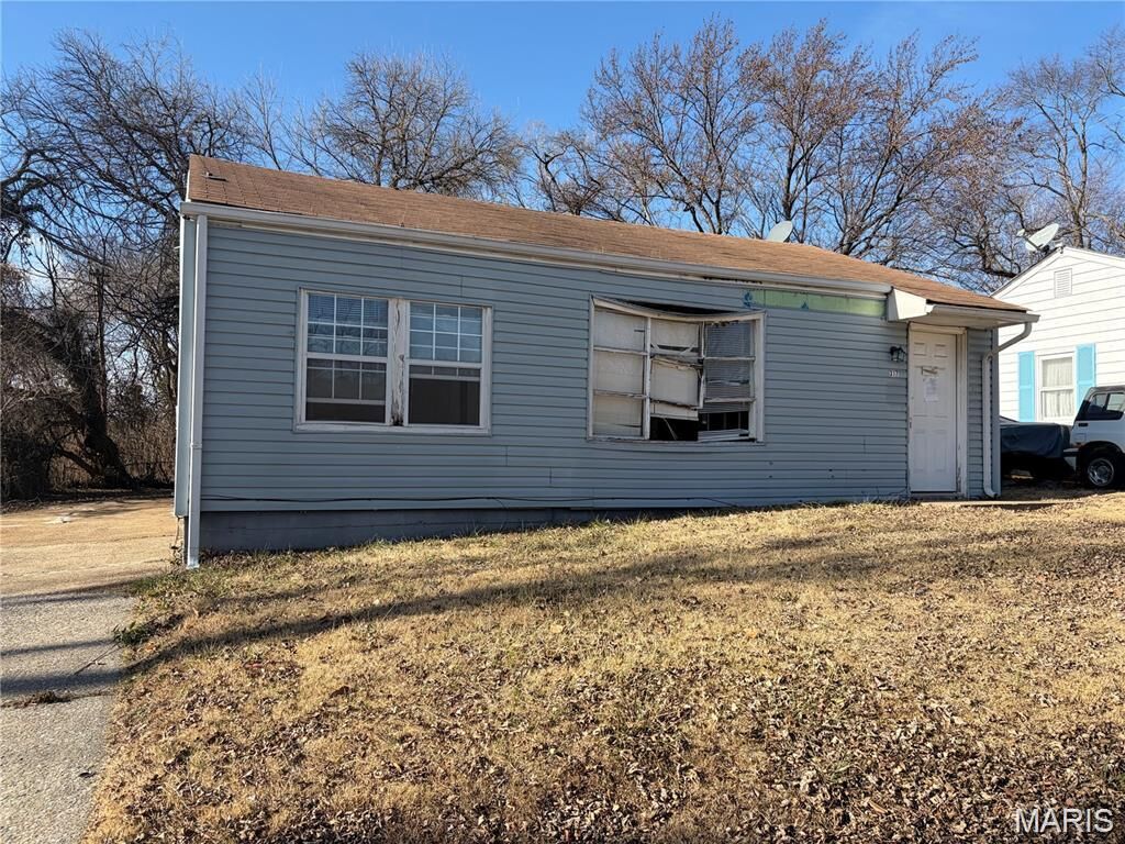 Property Photo:  317 Mueller Avenue  MO 63135 
