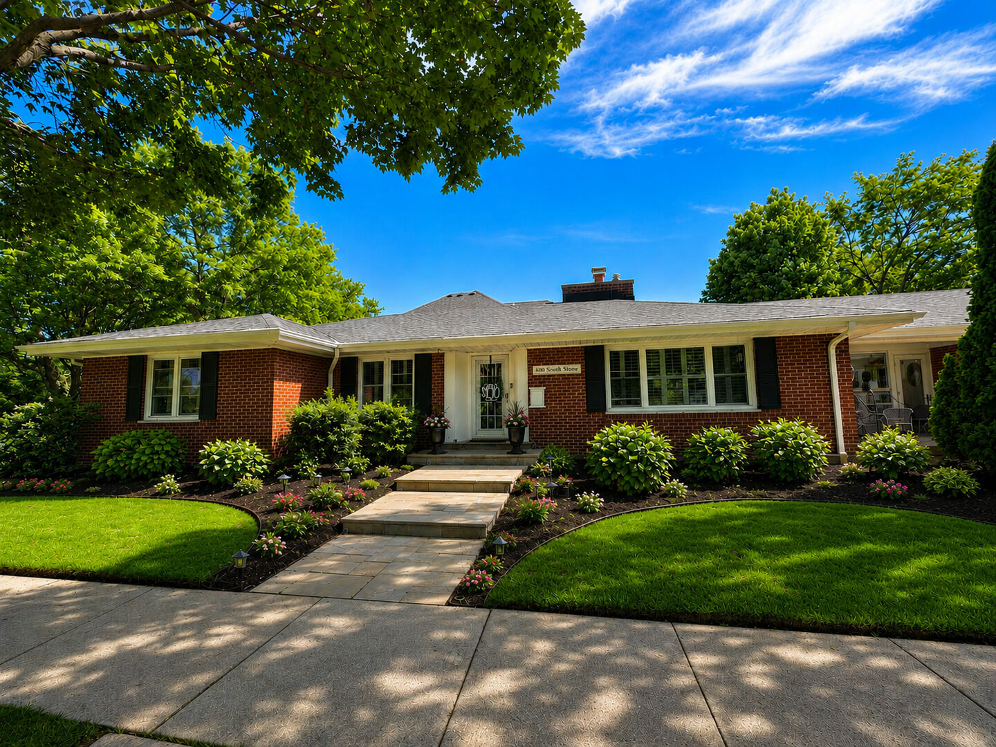 Property Photo: 600 S Stone Avenue IL 60525