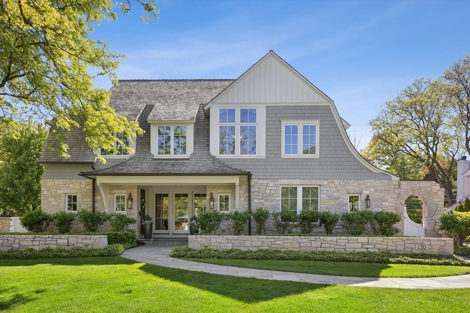 Property Photo:  130 N Quincy Street  IL 60521 