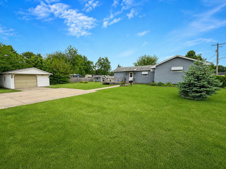 Property Photo: 1112 1st Avenue IL 61350