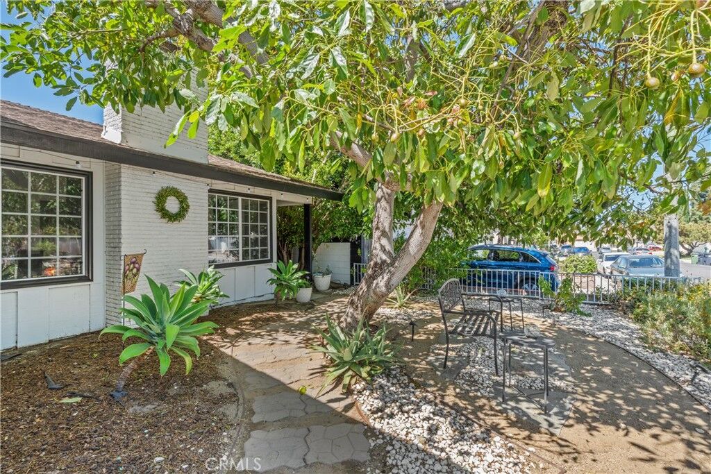 Property Photo:  1868 Cloud Court  CA 93065 