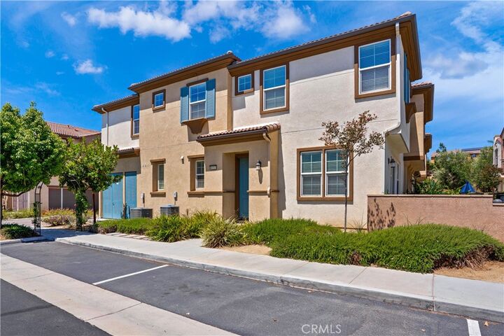 Property Photo:  40311 Calle Real  CA 92563 
