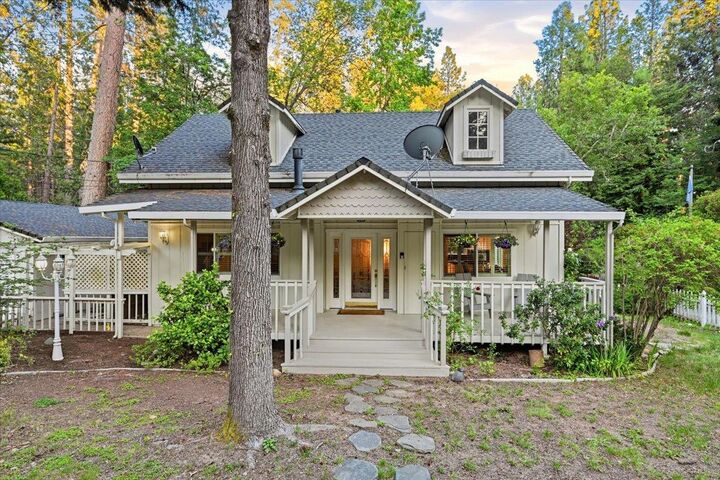 Property Photo:  516 Nursery Street  CA 95959 