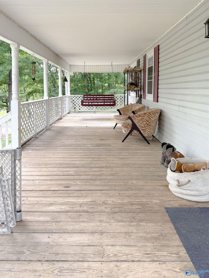 Property Photo: 286 County Road 1241 AL 35179