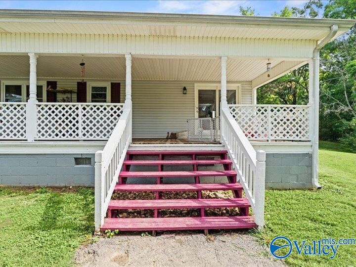 Property Photo:  286 County Road 1241  AL 35179 