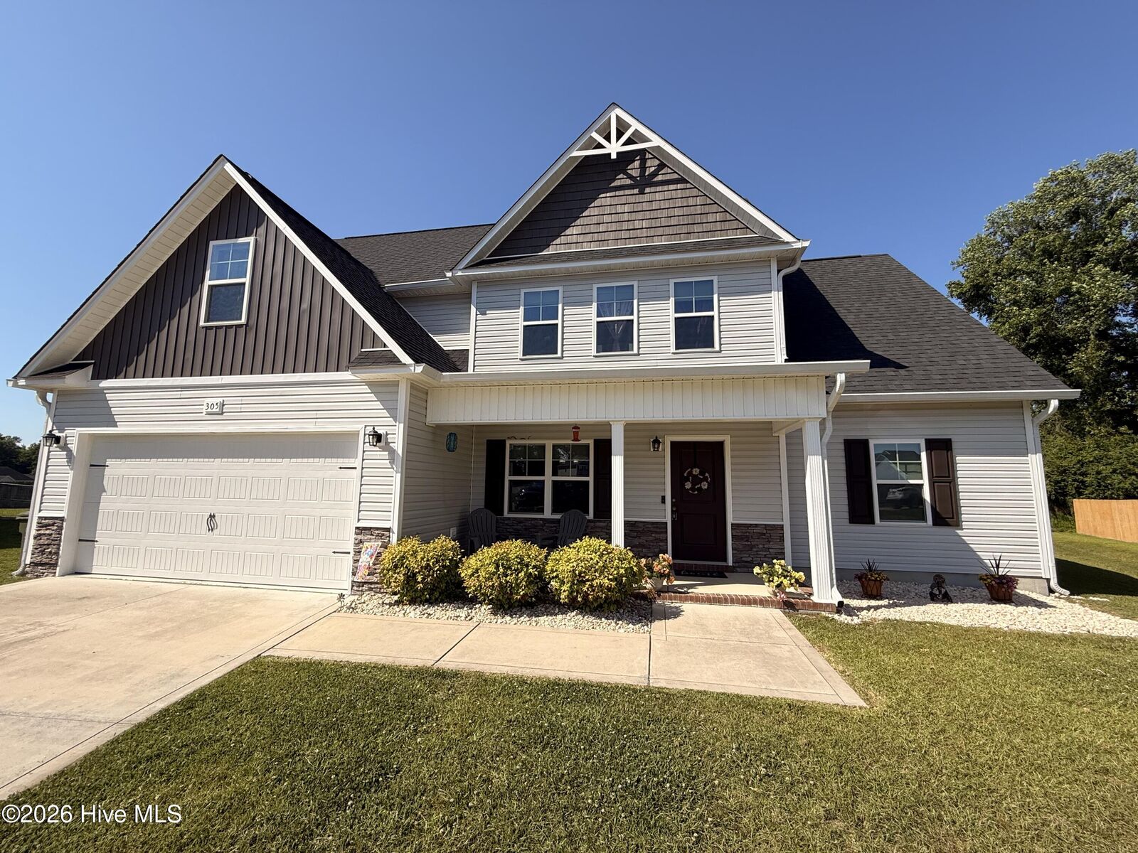 Property Photo: 305 Agatha Court NC 28540