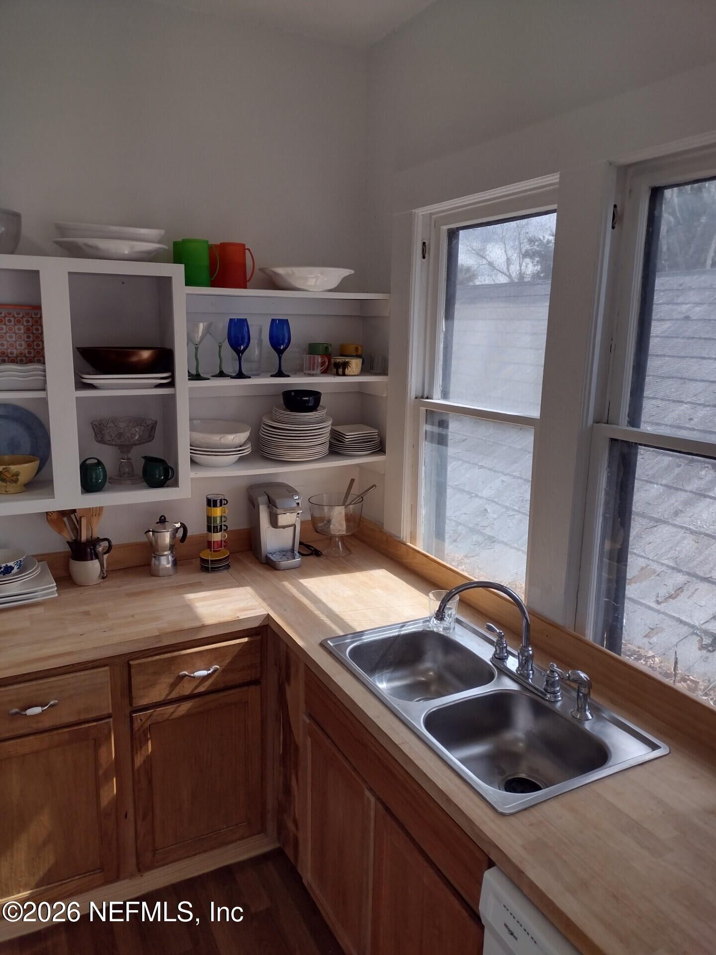 Property Photo:  209 S 4th Street Apt 4  FL 32177 