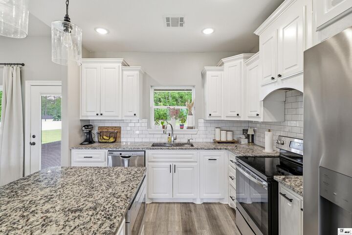 Property Photo:  403 Pelican Grove Drive  LA 71225 