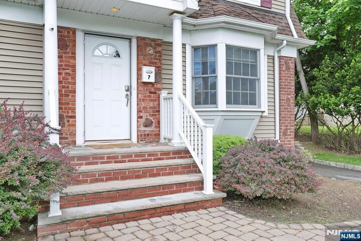 Property Photo:  7 Short Street  NJ 07640 
