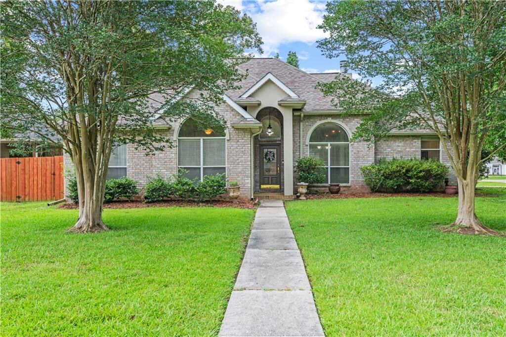 Property Photo: 200 Gage Court LA 70447