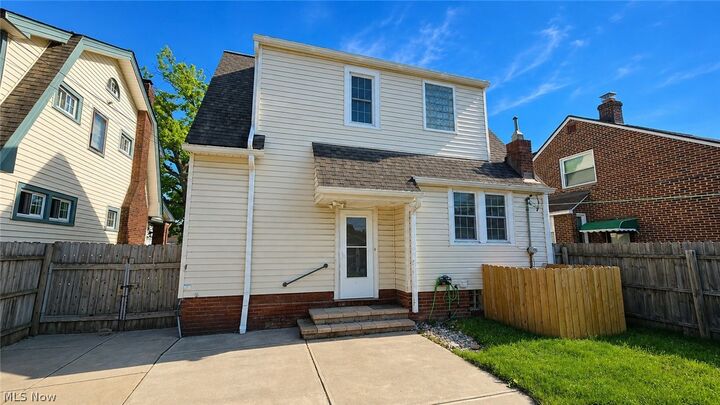 Property Photo:  6818 Belmere Drive  OH 44129 