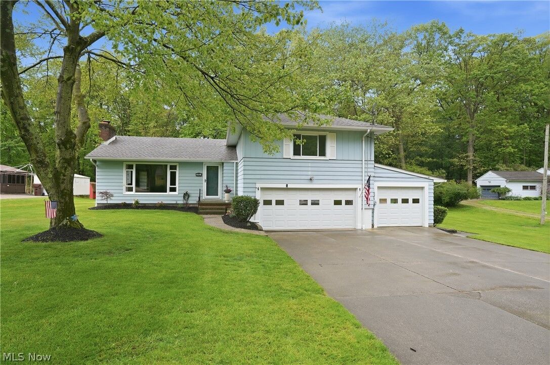 Property Photo:  5912 Woodward Drive  OH 44319 