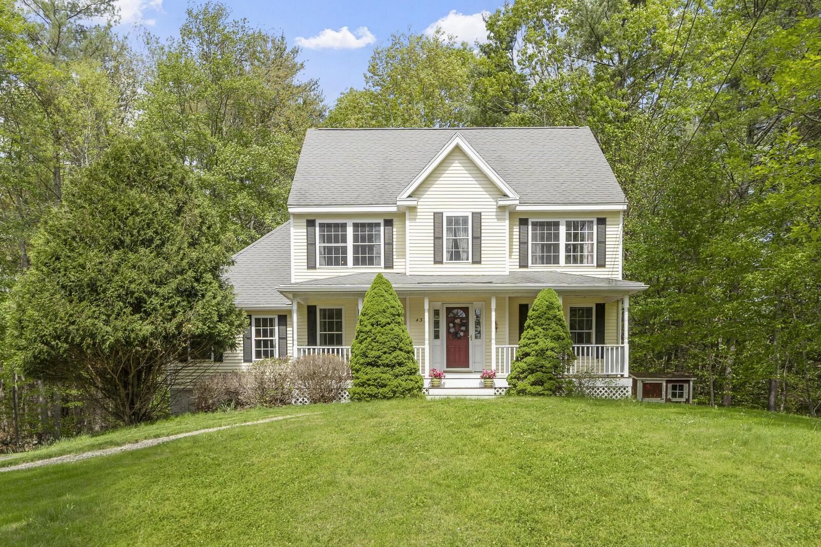 Property Photo:  43 Ladyslipper Drive  NH 03857 