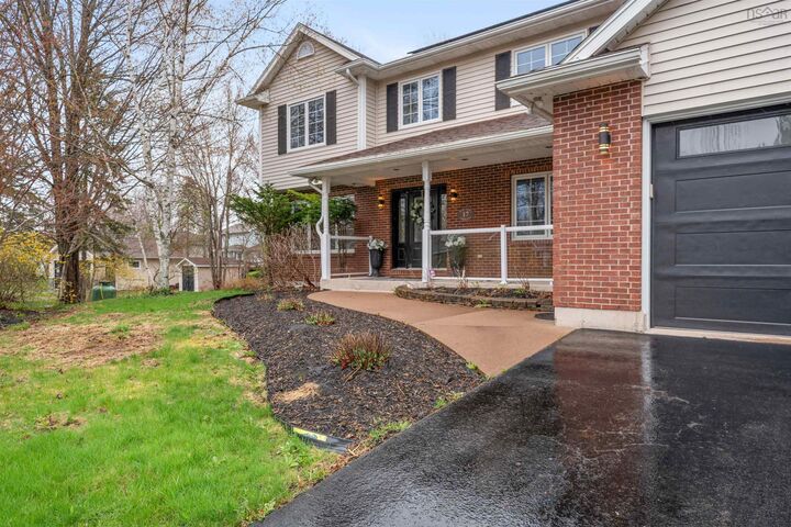 Property Photo: 17 Pineview Crescent NS B0K 1S0